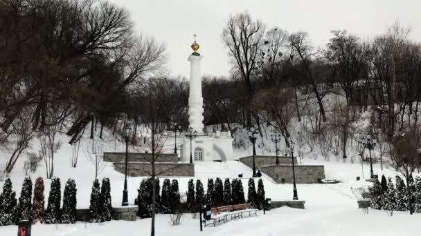 Monument aux Droits de Magdebourg dans un après-midi d'hiver froid — Video