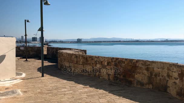 Τείχη οχυρωμένη πόλη στο στρέμμα ή Akko, Ισραήλ — Αρχείο Βίντεο