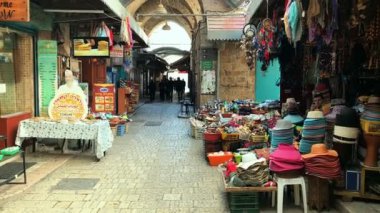 Antik liman kenti Akko veya Acre, Kuzey İsrail'in açık piyasa üzerinde sokak ın Bazaarı.
