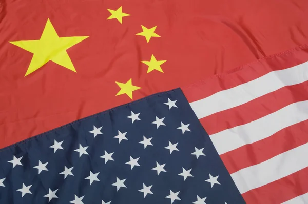 Bandeiras dos Estados Unidos e da China — Fotografia de Stock