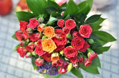 Güzel beyaz düğün buketi