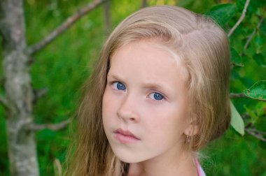 Şirin küçük kız.