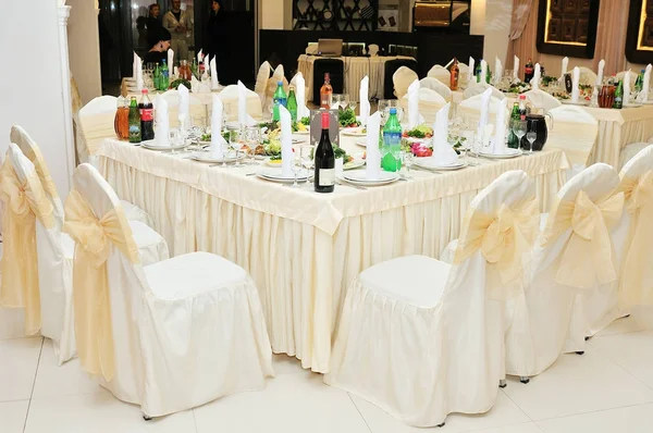 Servi pour une table de banquet — Photo