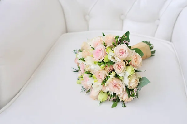 Beau bouquet de mariage — Photo