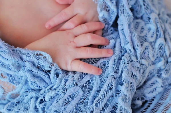 New born baby hand — Stock Photo, Image