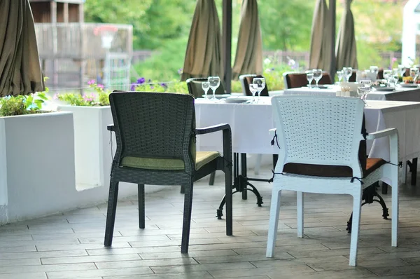 Interieur van zomer restaurant — Stockfoto