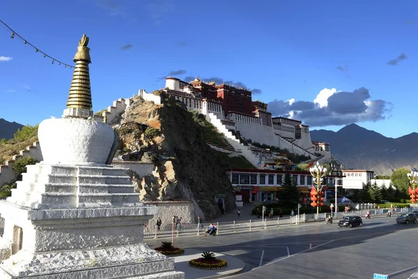 Potala palota Lhásza Tibetben — Stock Fotó