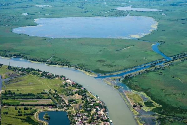 Luftaufnahme über das Dorf mila23 (Meile 23) im Donaudelta — Stockfoto