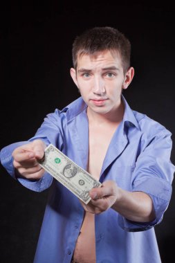 Hayal kırıklığına adam elinde son dolar tutar