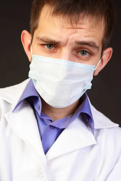 Az orvos egy maszk portréja — Stock Fotó