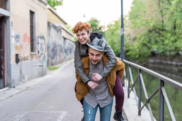 Friends outdoor having fun — Stock Photo, Image