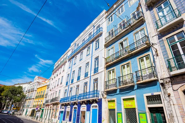 Kolorowy budynek Lizbony — Zdjęcie stockowe