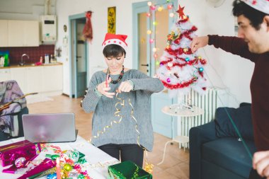 Noel hediyesi kaydırma Çift 