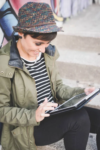 Woman holding a tablet — Stock Photo, Image