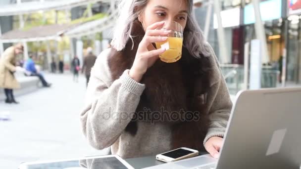 Grey hair woman having juice — Stock Video