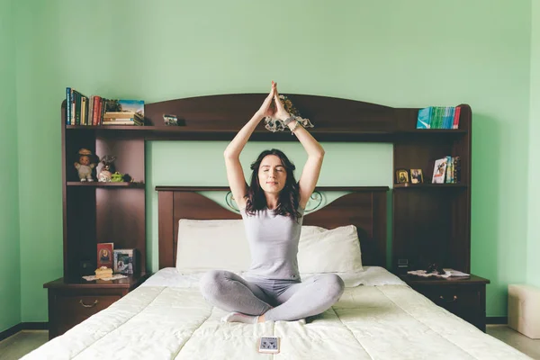 Young Beautiful Eastern Woman Doing Yoga Bed Indoor Apartment Relaxing — Stock Photo, Image