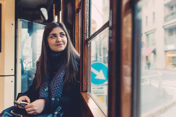 Woman holding smartphone — Stock Photo, Image