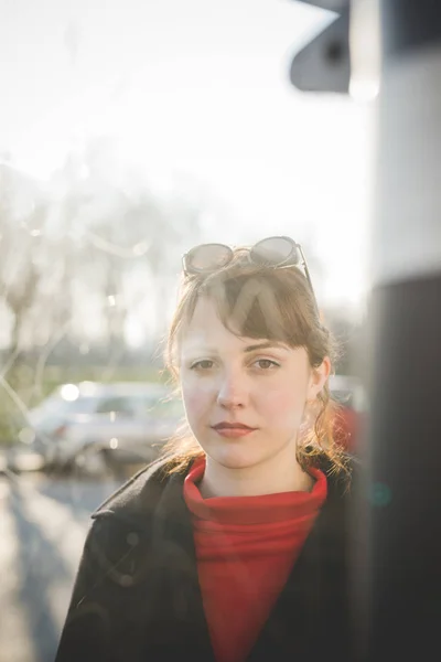 Vintage hipster woman in street town — стоковое фото