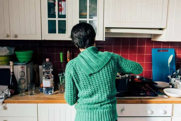 mutfak pişirme kadın 