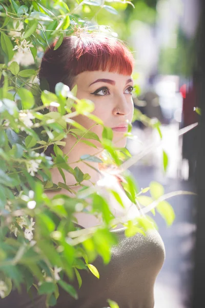 kadın açık arıyorum yana doğru poz