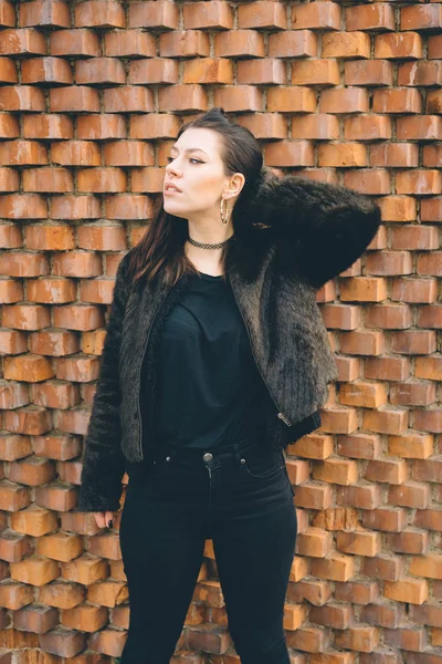 Young Beautiful Woman Posing Outdoor Looking Away Pensive — Stock Photo, Image