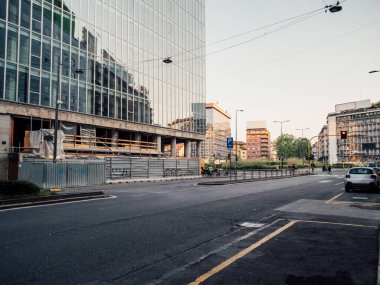 Coronavirüs salgını ve şehir tecridi yüzünden İtalya 'nın Milano kentindeki boş sokakların görüntüsü