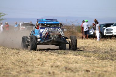 Hız mavi yarasa Spec 0 ralli araba Önden Görünüm