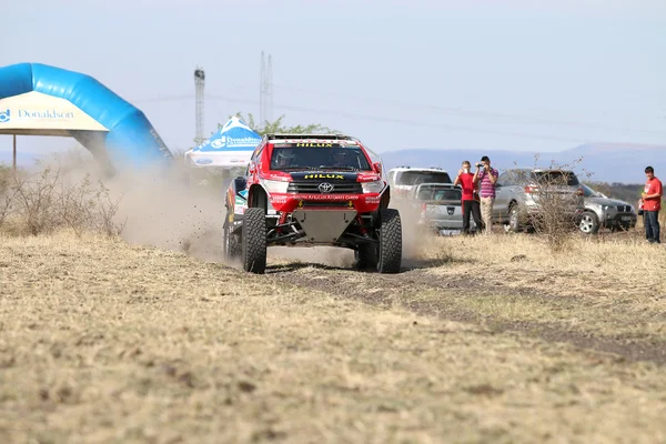 Giniel de Villiers ve Dirk von Zitzewitztest Toyota sürüş — Stok fotoğraf