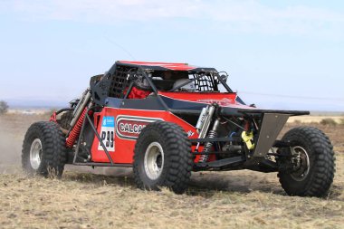 Hız kırmızı Hellcat ralli ca'nın kırk beş derece yakın çekim görüntü