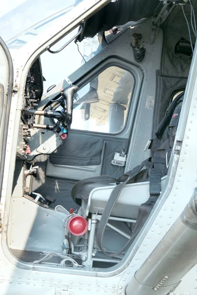 Vue du cockpit d'une turbine Atlas Angel X328 spécialement équipée — Photo