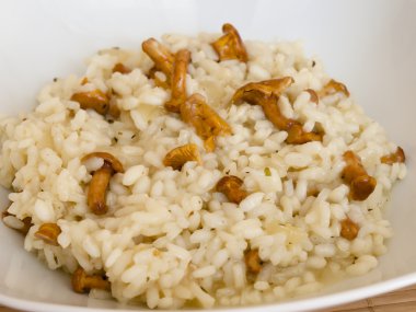 Risotto Cantharellus cibarius mantar ile
