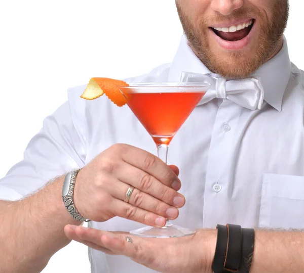 Barman con margarita martini cocktail rosso con arancia felice — Foto Stock