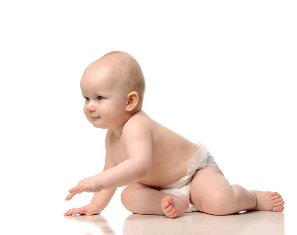 Infant child baby girl crawling and happy looking at the corner — Stock Photo, Image