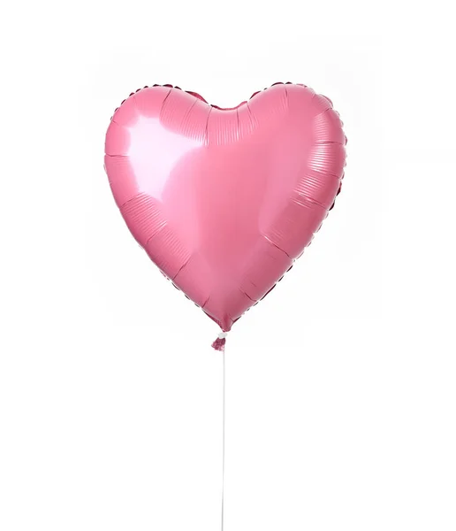 Einzelnes großes rotes Herz Ballon-Objekt mit Lächeln zum Geburtstag oder Valentinstag — Stockfoto