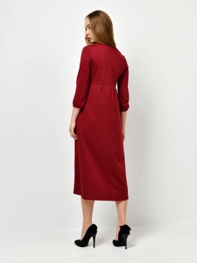 Genç güzel kadın yeni moda kırmızı poz desen Kış elbise