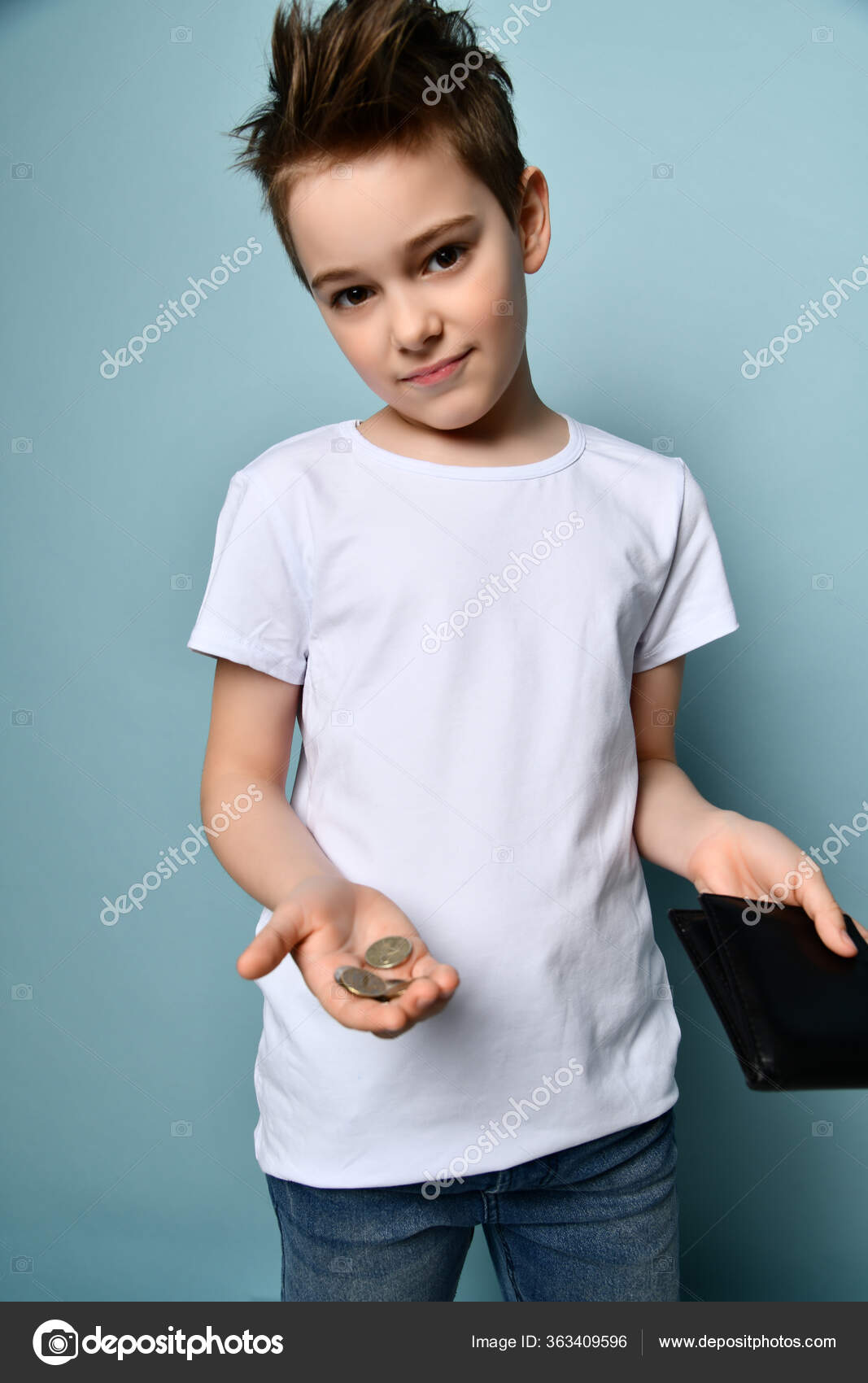 bebé recién nacido asiático niño contacto visual con mamá ternura de los  niños con familia feliz, image size:1067x1700