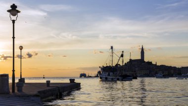 Hırvat sahil, Rovinj bağlantı noktası.
