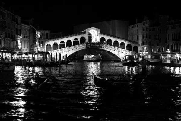 Ponte Rialto Brigde, Venedik