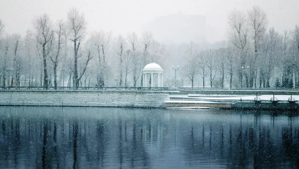 Gazebo all in the snow — Stock Photo, Image