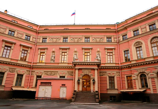 Beautiful Mikhailovsky Palace — Stock Photo, Image