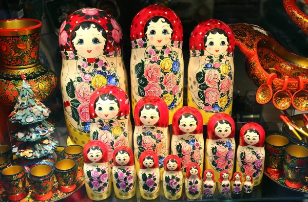Belles poupées jouets russes — Photo