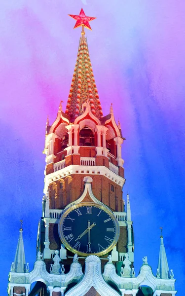 Hermosa torre del Kremlin de Spasskaya — Foto de Stock