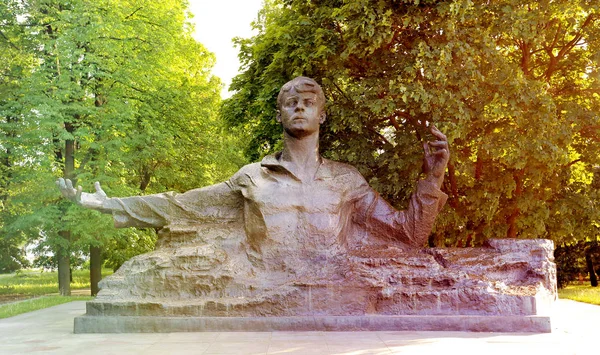 Monument voor de dichter Sergej Jesenin — Stockfoto