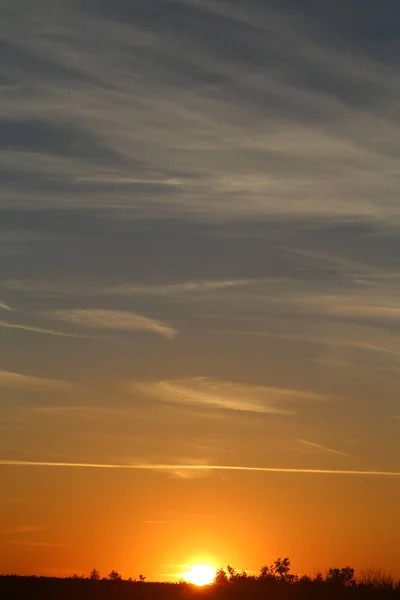 Prachtige zonsondergang in de lucht — Stockfoto