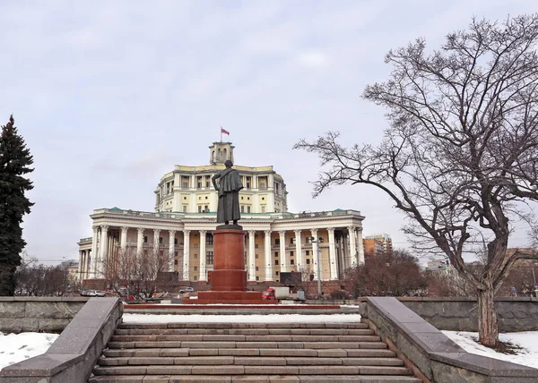 Theater of the Russian army on Suvorovskaya square in Moscow. — Stock Photo, Image