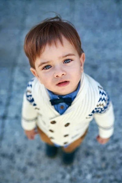 Portrait of child looking at camera — Stock Photo, Image