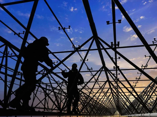 Silueta de los trabajadores — Foto de Stock