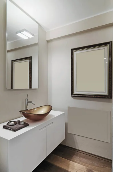 Interiores fotos de um banheiro moderno — Fotografia de Stock