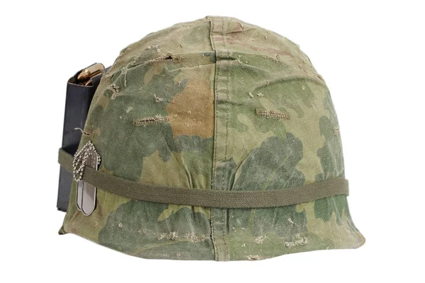 Capacete Exército Dos Eua Período Guerra Vietnã Com Capa Camuflagem — Fotografia de Stock