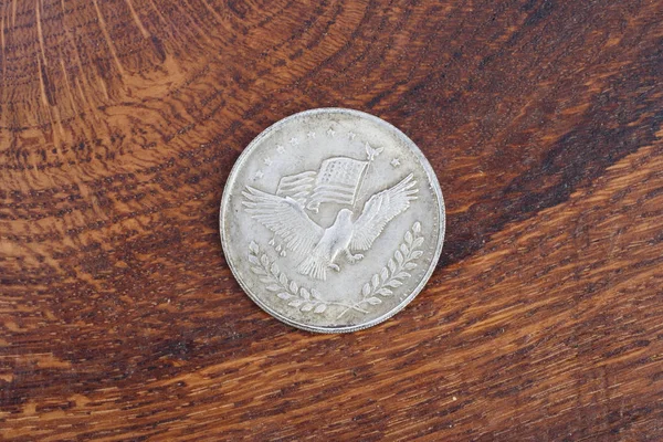 Dollar Argent Antique Sur Fond Bois — Photo